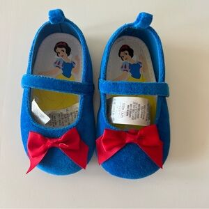 EUC Disney Snow white shoes 18-24 months